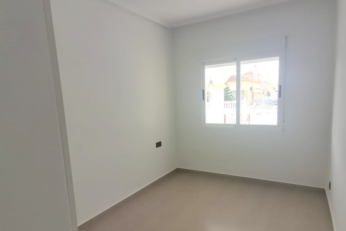 Chalet de 2 dormitorios en Algorfa