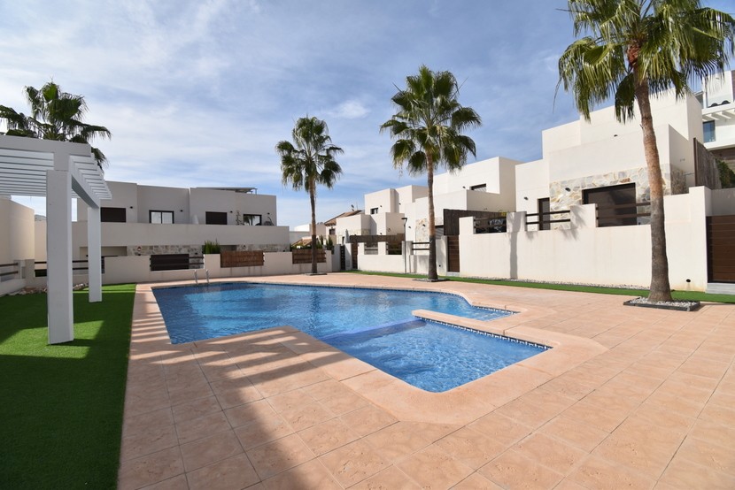 2 Bedroom Villa in Villamartin