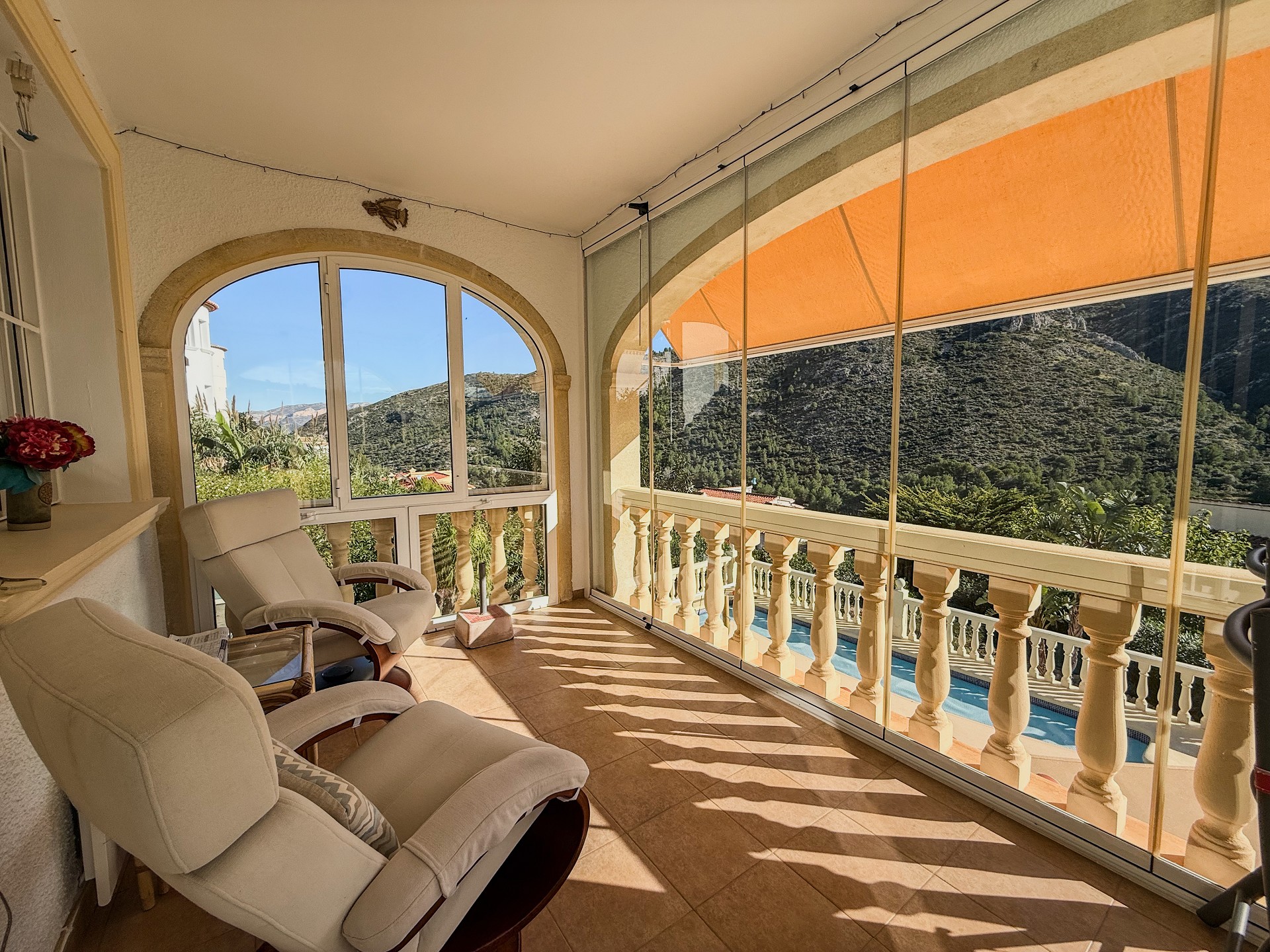 Villa mit 4 Schlafzimmern in Pedreguer